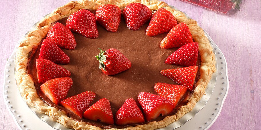 Τάρτα με σοκολατένια κρέμα και φράουλες