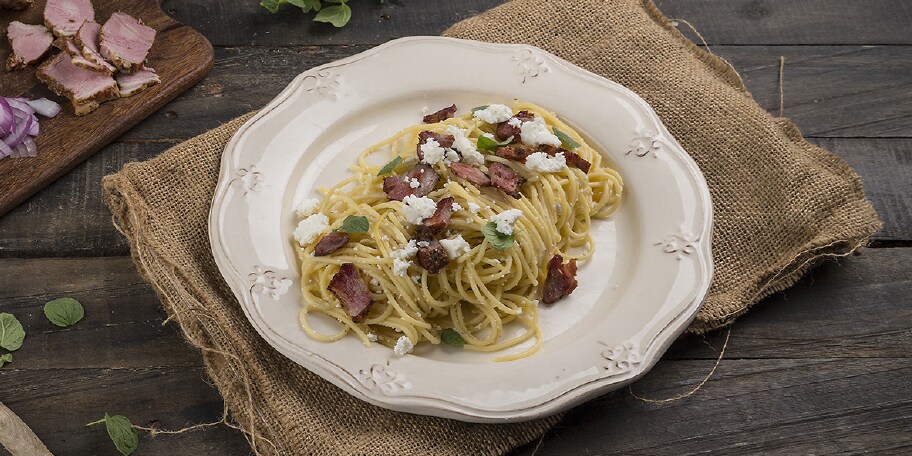 Σπαγγέτι με απάκι και κρεμώδη σάλτσα ανθότυρου