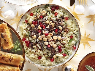 Γιορτινό ρύζι με μπαχαρικά, φουντούκια και ρόδι
