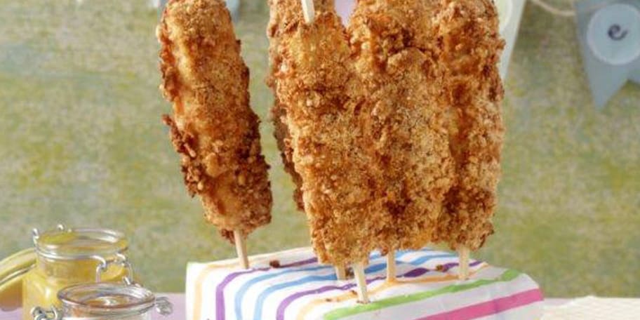 Κοτοσουβλάκια στο φούρνο παναρισμένα με δημητριακά ολικής άλεσης