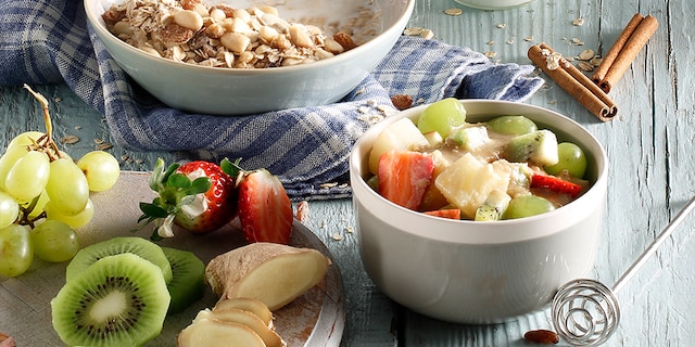 Φρουτοσαλάτα με μέλι και ταχίνι