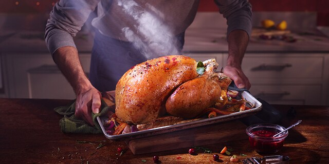 Ψητή Γαλοπούλα με Γλάσο από Πορτοκάλι και Κόκκινο Μύρτιλο