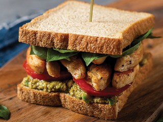 Μεσογειακό Sandwich Υψηλής Πρωτεΐνης με Κοτόπουλο