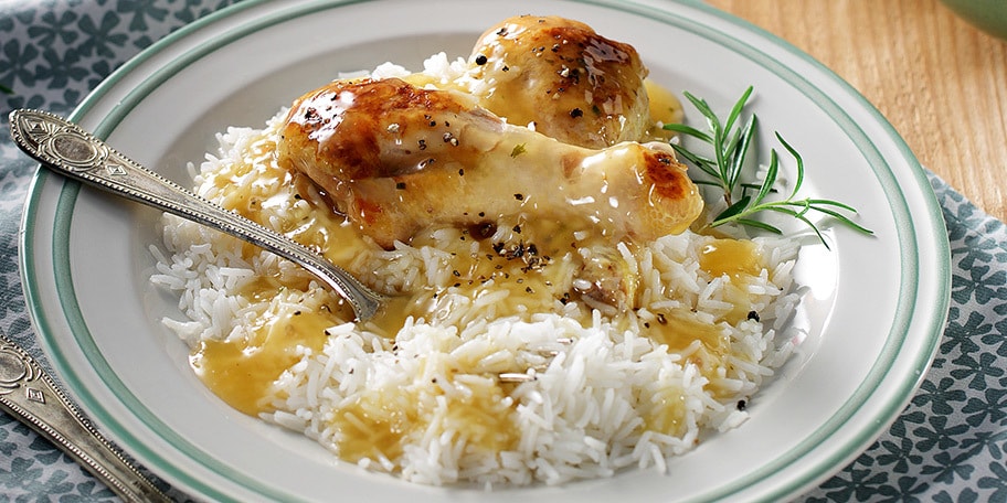 Μπουτάκια κοτόπουλου στην κατσαρόλα με μπίρα, μέλι και δεντρολίβανο