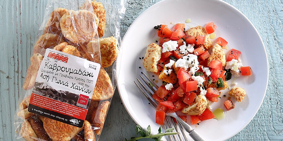 Καβρουμαδάκια γραβιέρας με ντομάτα, ανθότυρο και μαυροκούκι