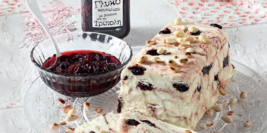 Παρφέ με γλυκό του κουταλιού βύσσινο