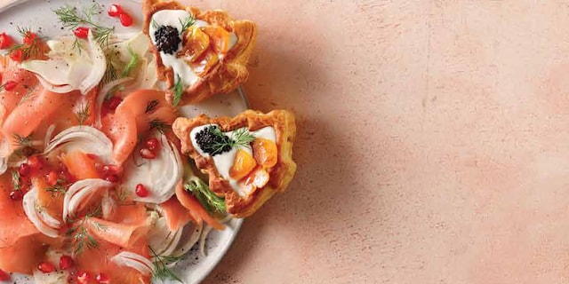 Καπνιστός σολομός με φινόκιο και ρόδι