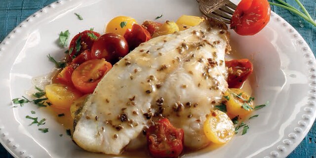 Τσιπούρες σε κρασί και τοματίνια