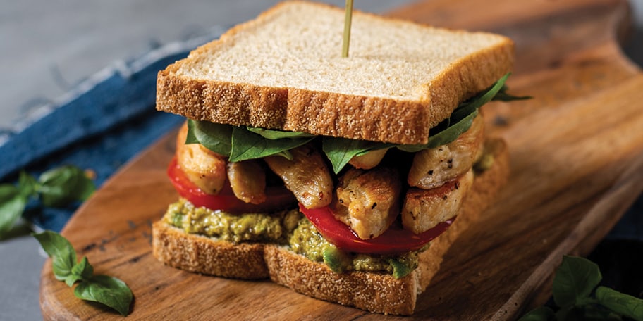 Μεσογειακό Sandwich Υψηλής Πρωτεΐνης με Κοτόπουλο