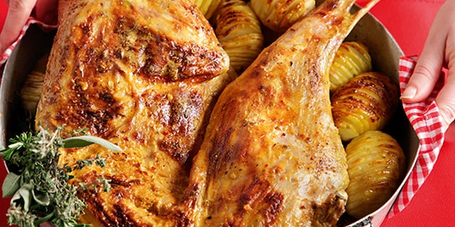 Αρνί ή κατσίκι ψητό με κρούστα αρωματικών