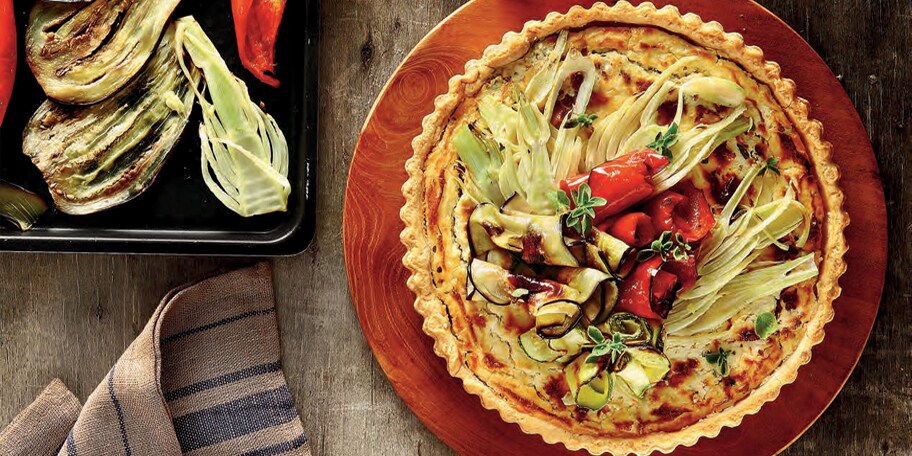 Τάρτα με λευκά τυριά και ψητά λαχανικά