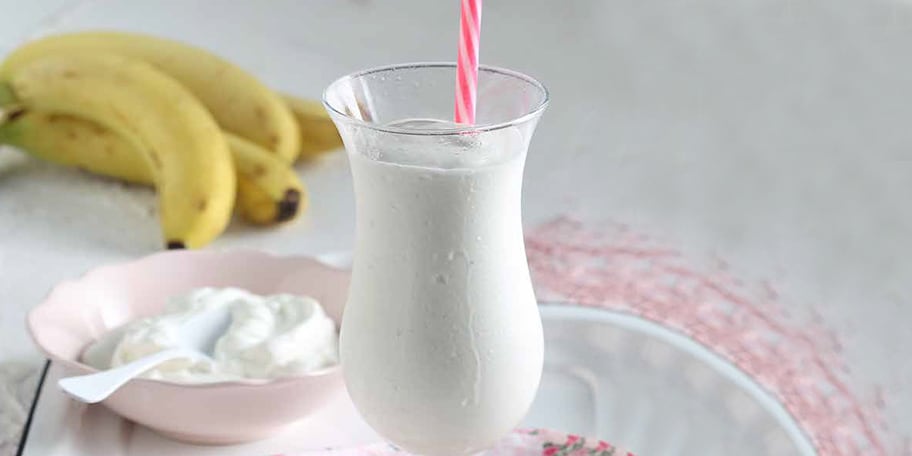 Smoothie με γιαούρτι και μπανάνα 
