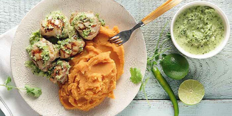 Πικάντικο κοτόπουλο στο γκριλ με πουρέ γλυκοπατάτας