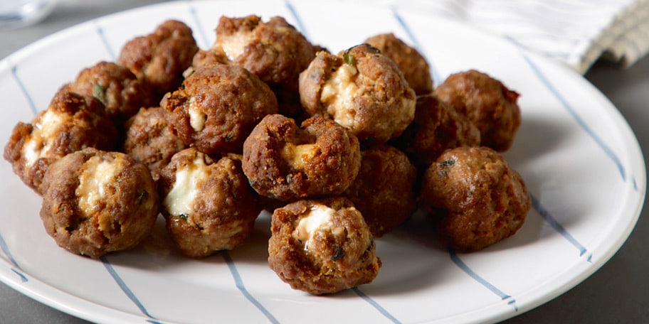 Κεφτεδάκια γεμιστά με φέτα