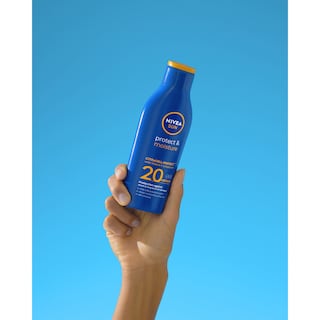 NIVEA | Sunscreen Lotion Protect & Moisture SPF20 200ml