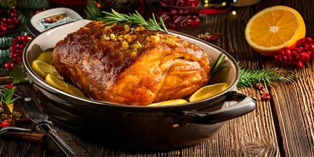 Χοιρινή σπάλα λεμονομουσταρδάτη στη γάστρα